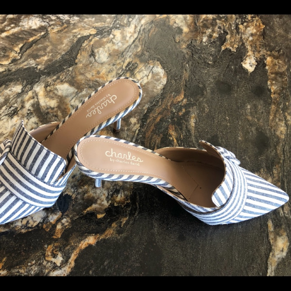Charles David size 8. 3” kitten heel blue jean fabric with buckle. Little wear.